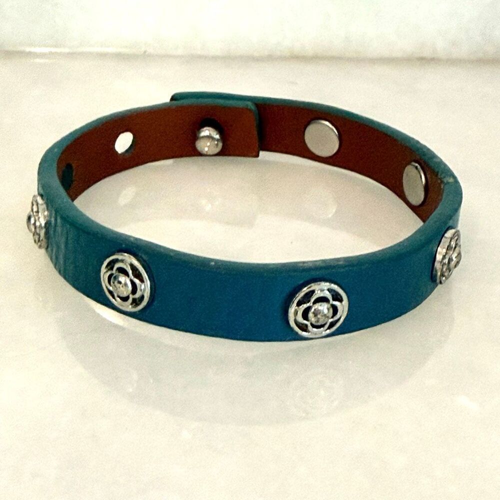 Vtg Stella & Dot Leather With Silver Ornamentation Leather Cuff Bracelet Blue